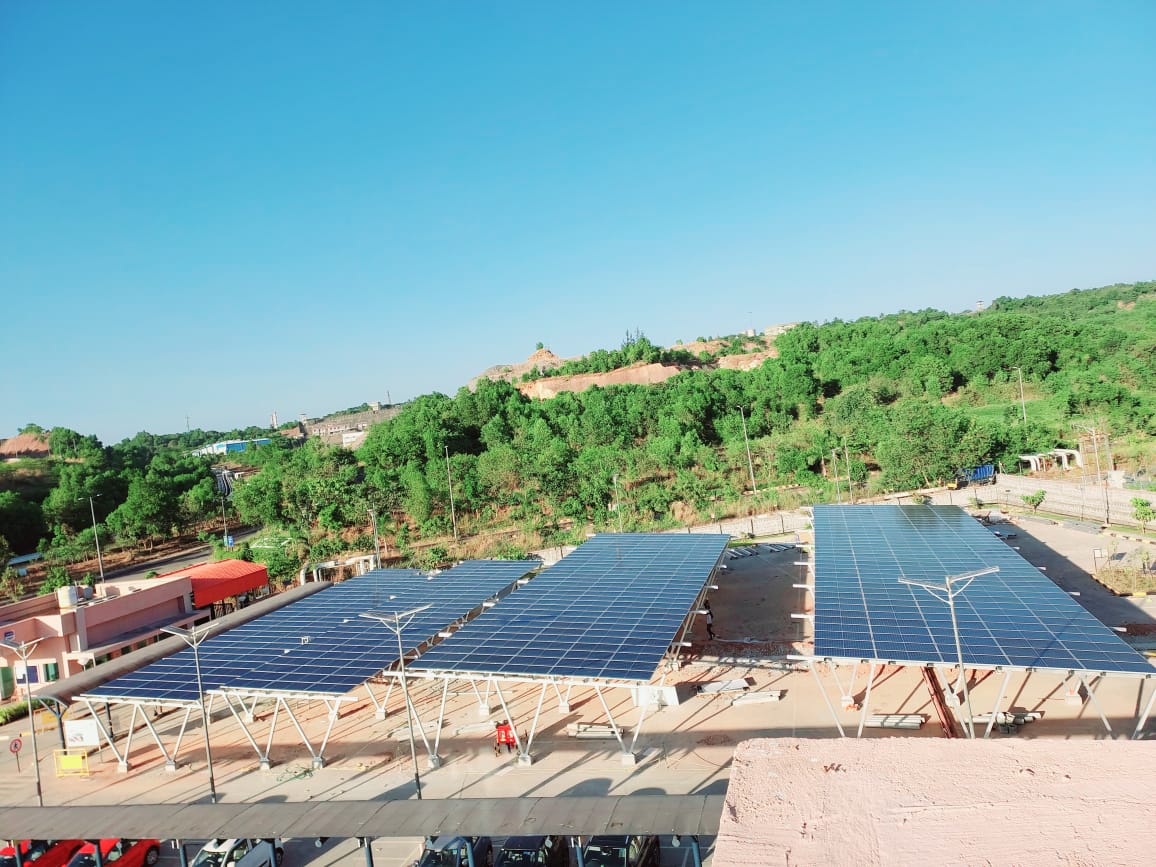 Announcing a Comprehensive Rooftop Solar Policy 2023–2026, Goa offers free 5 kW rooftop systems to low consumption households, subsidy up to 500 kWp for group housing, and unified net-metering across consumer categories.