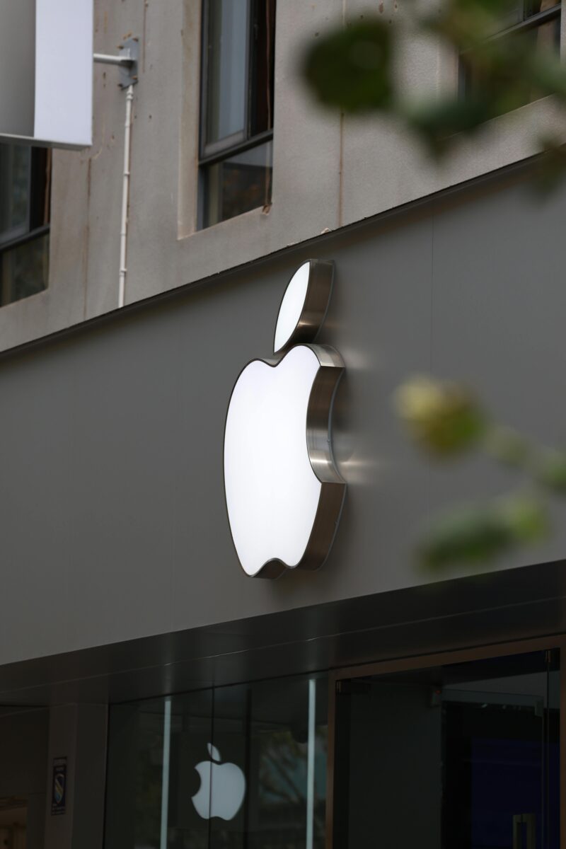 Apple’s ₹100 Crore Green Leap: Tech Giant Partners with CleanMax to Scale India’s Renewable Infrastructure